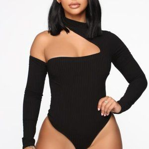 NWT - Fashion Nova Black Bodysuit